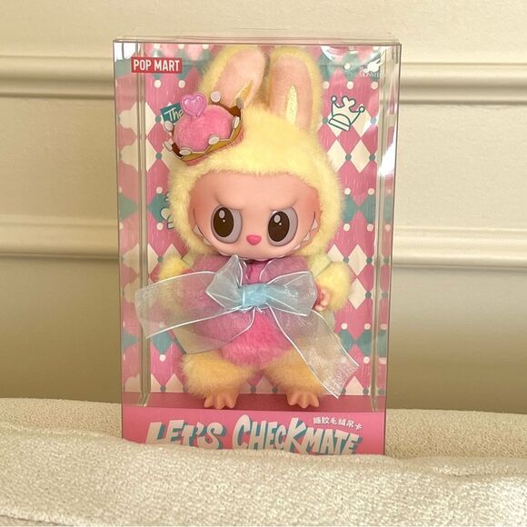 THE MONSTERS Let's Checkmate Series-Vinyl Plush Hanging Card NWT - Picture 4 of 11
